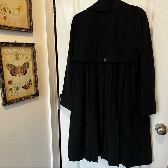 Soft Surroundings Black Pleated Back Trench Coat Size Medium - Picture 10 of 12